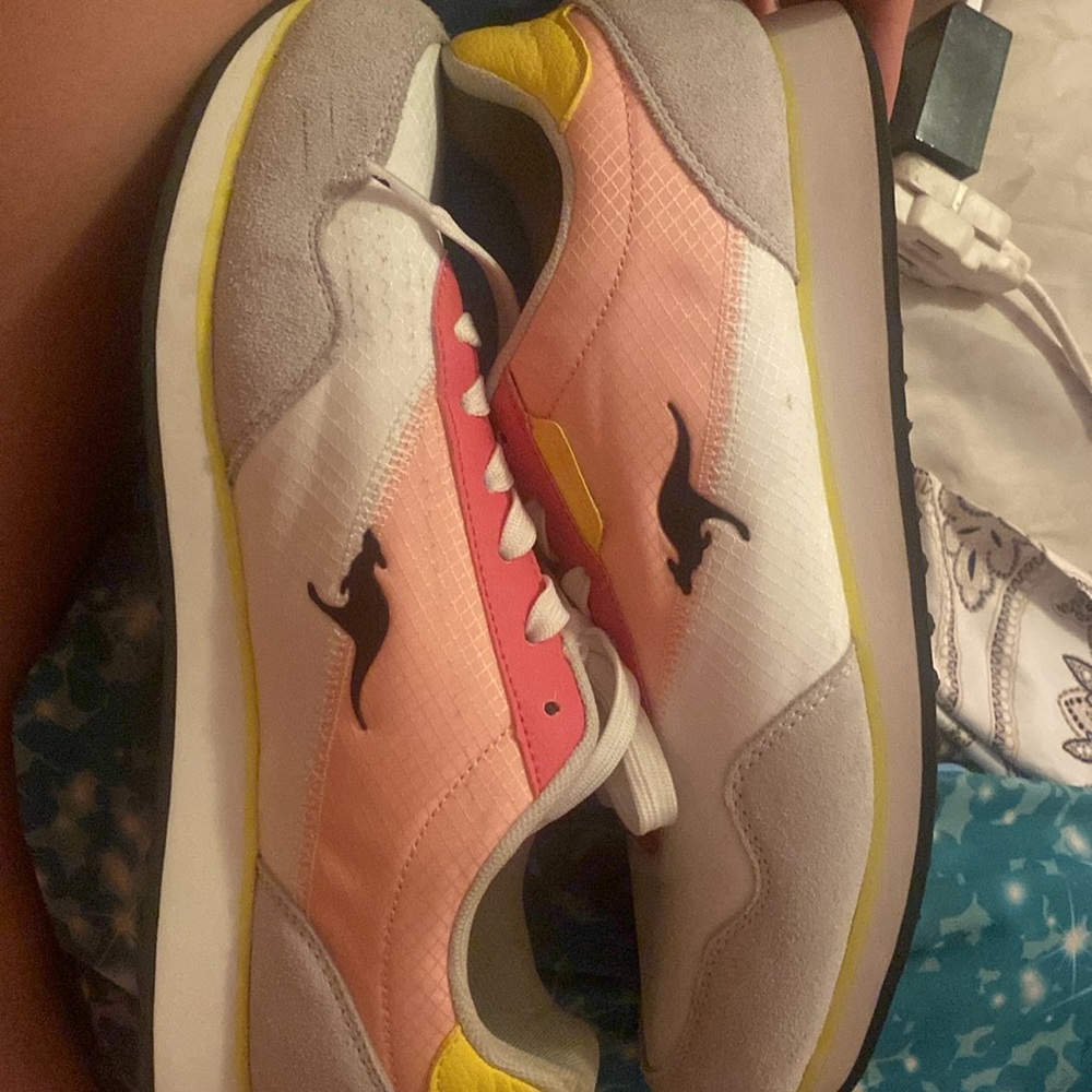 Never been worn - Picture 8 of 9